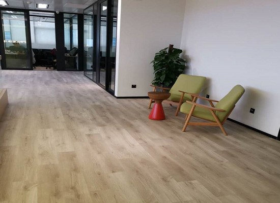 JS地板針對豐原居家空間提供耐磨地板規劃建議