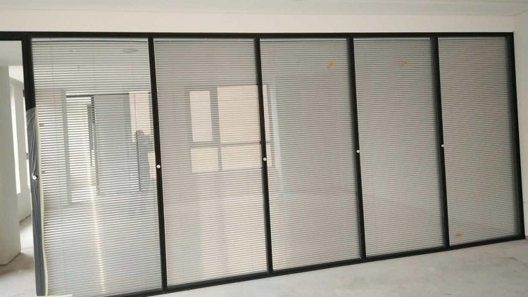 臻興拉門新北辦公室玻璃隔間