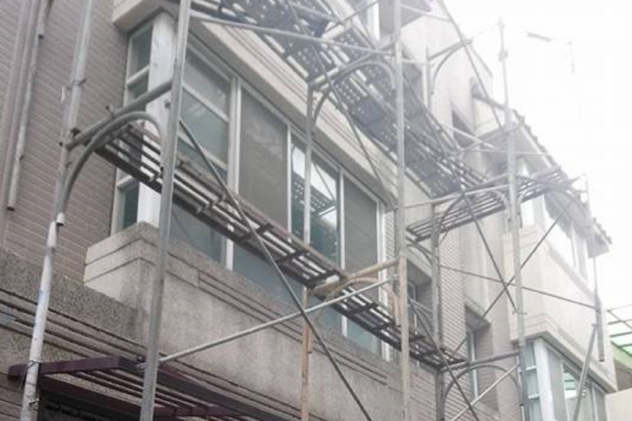 JS鷹架台中工業廠房大型鷹架工程，確保作業安全