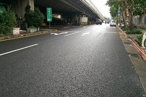 彰化伸港柏油路鋪設現場，專業瀝青施工過程
