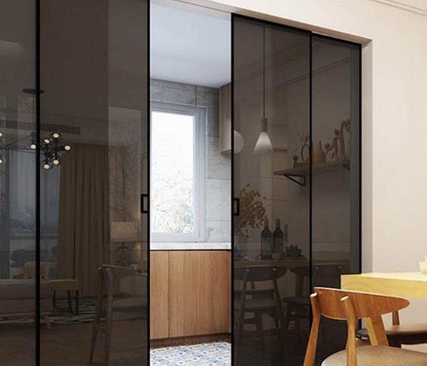 JAY拉門在桃園安裝的現代鋁框隔間實例，展現空間彈性