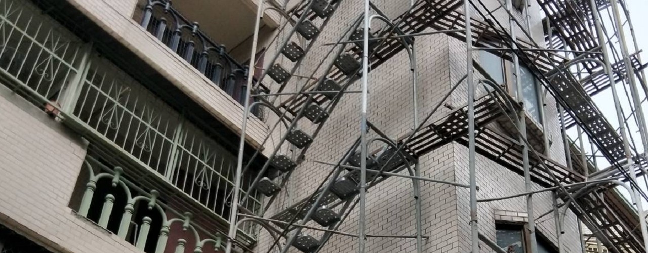 俊鋐鷹架專業團隊在台中進行鷹架搭建作業