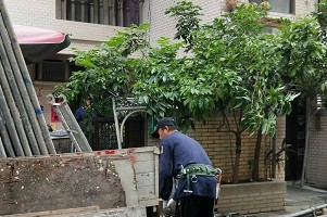 鷹架大王工程協理黃先生