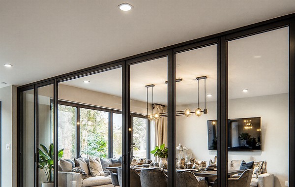 拉門大王台中鋁框玻璃門客廳隔間案例